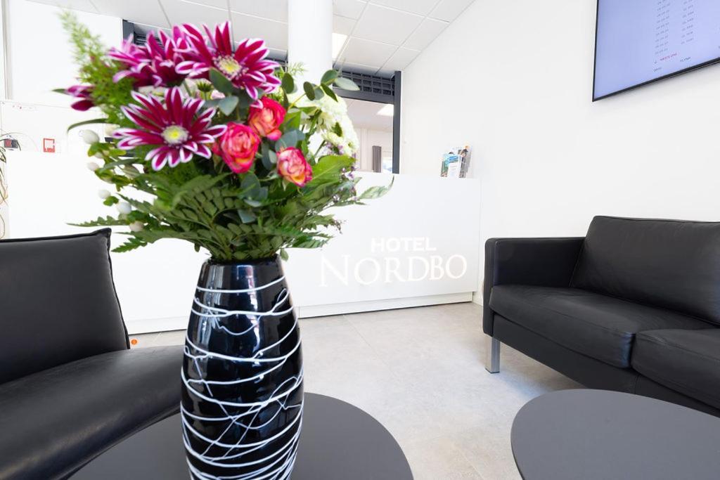 Hotel Nordbo Nuuk Zewnętrze zdjęcie